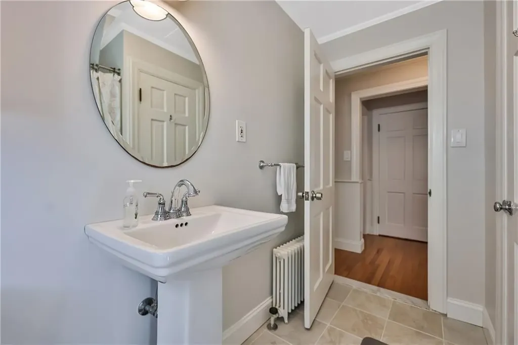 75 Metropolitan Road Providence RI 02908