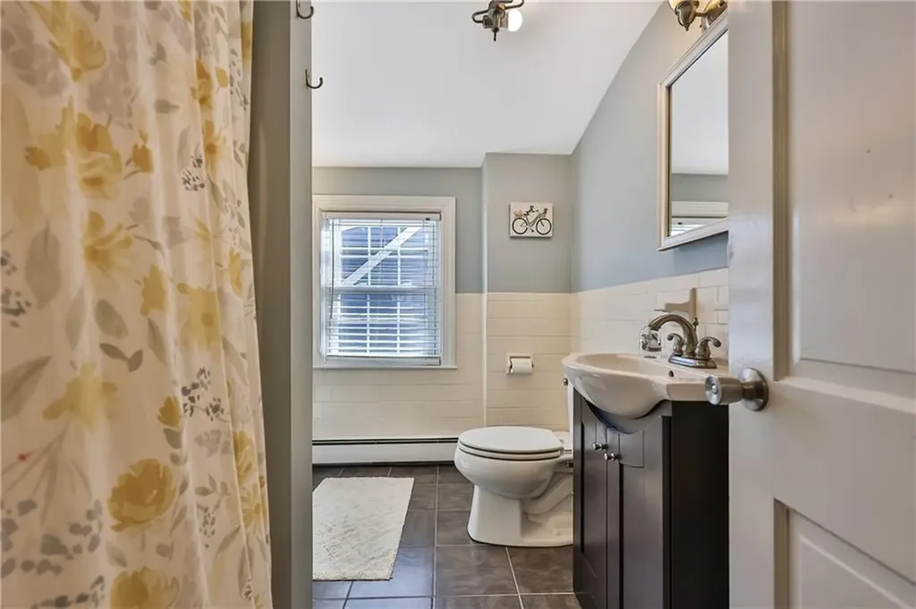 75 Metropolitan Road Providence RI 02908