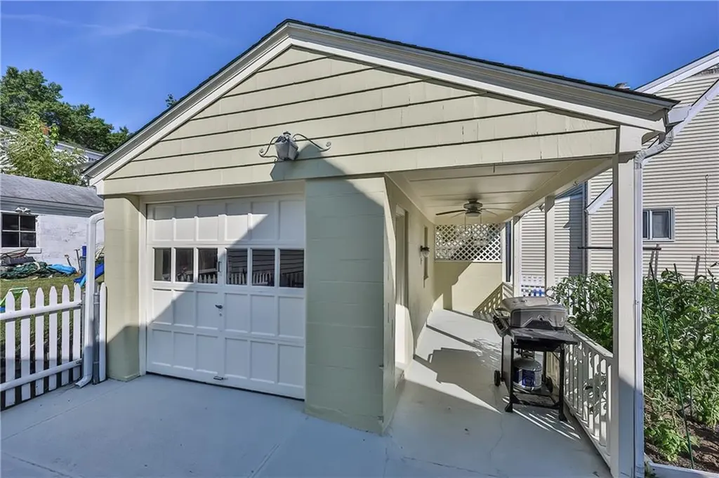 75 Metropolitan Road Providence RI 02908