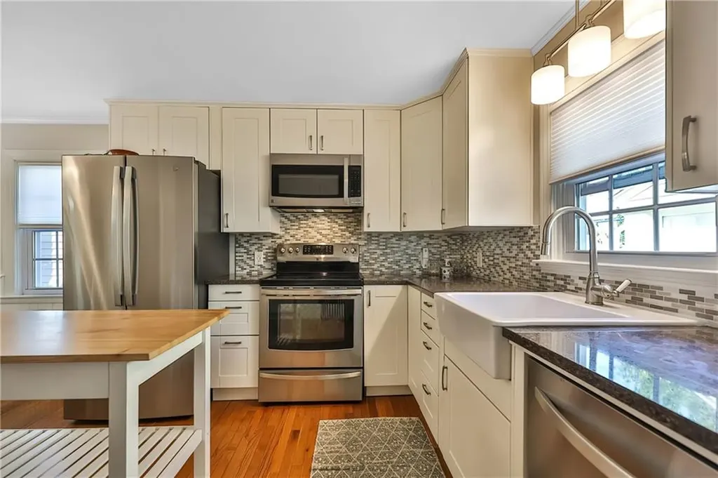 75 Metropolitan Road Providence RI 02908