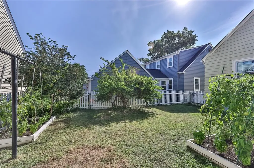 75 Metropolitan Road Providence RI 02908