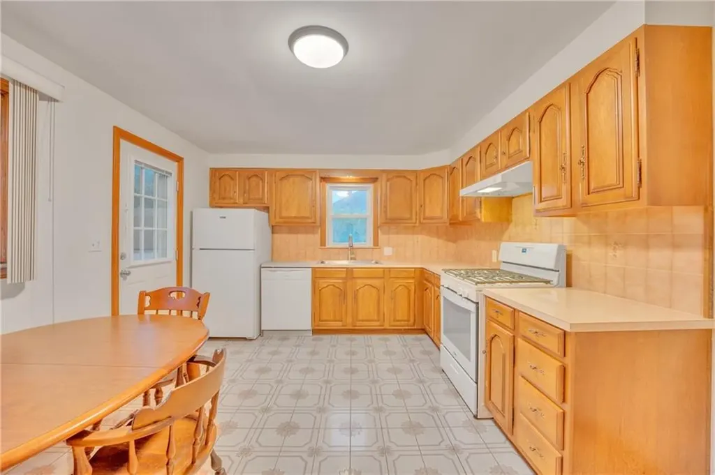 70 Fraser Street East Providence RI 02914