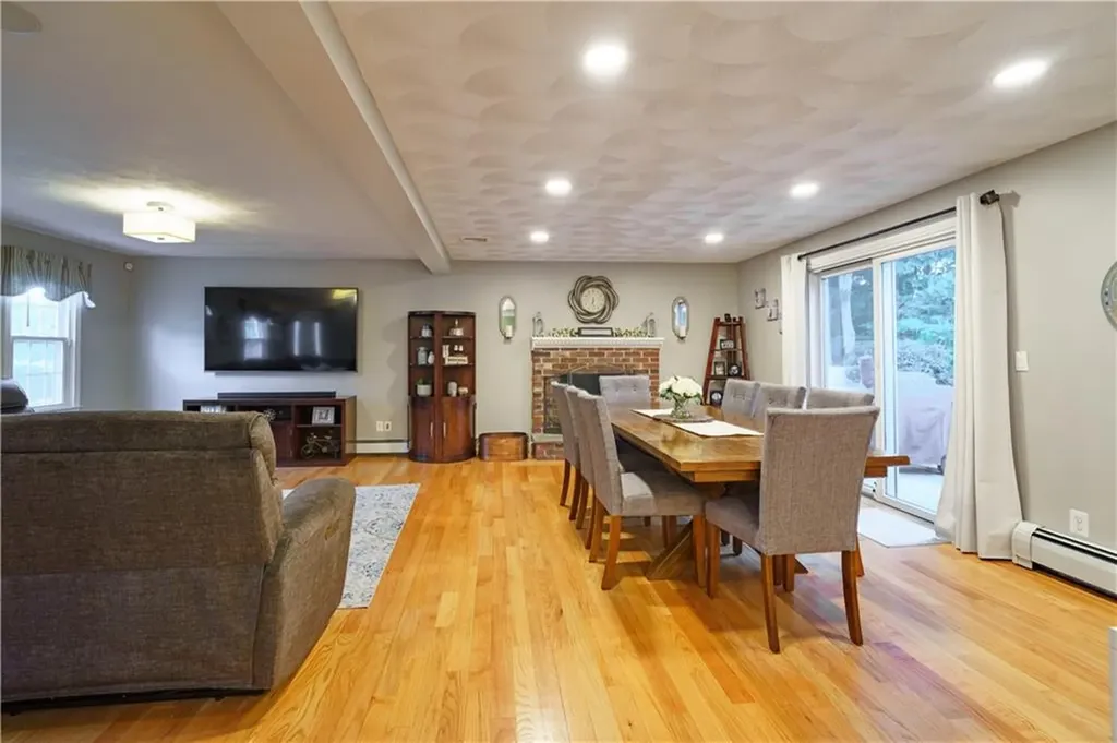 15 Winterberry Drive Coventry RI 02816