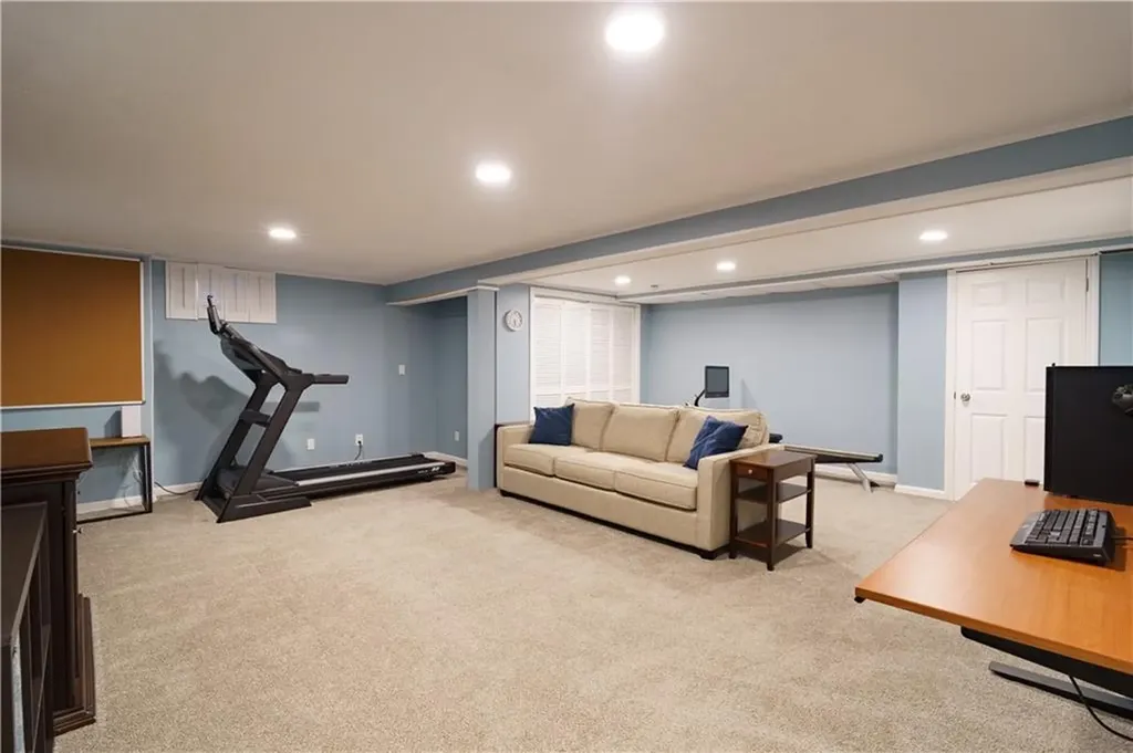 15 Winterberry Drive Coventry RI 02816