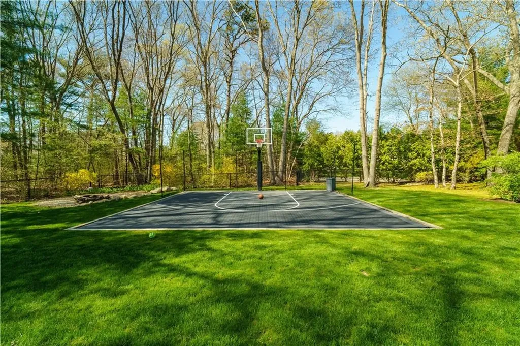 15 Winterberry Drive Coventry RI 02816
