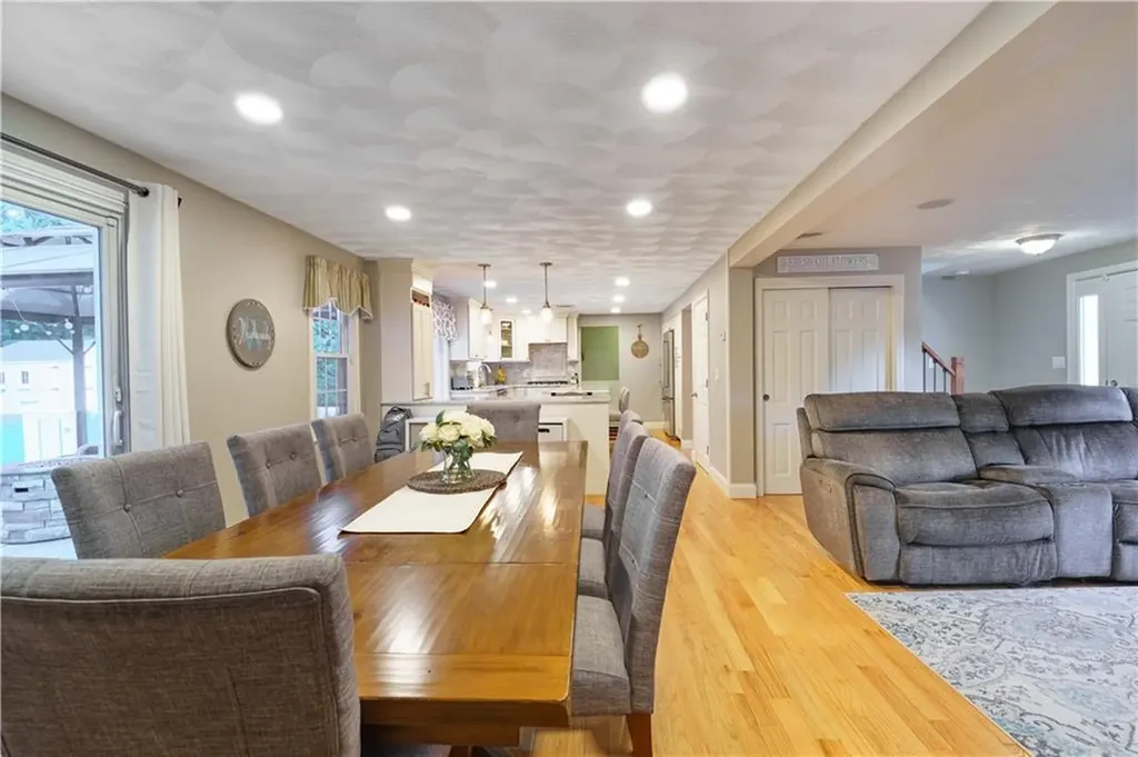 15 Winterberry Drive Coventry RI 02816