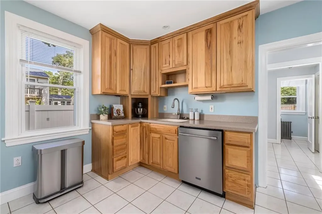 40 Grand View Drive Warwick RI 02886