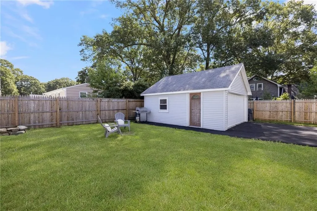 40 Grand View Drive Warwick RI 02886