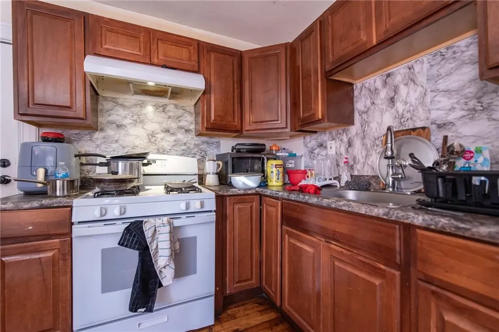 307 California Avenue Providence RI 02905