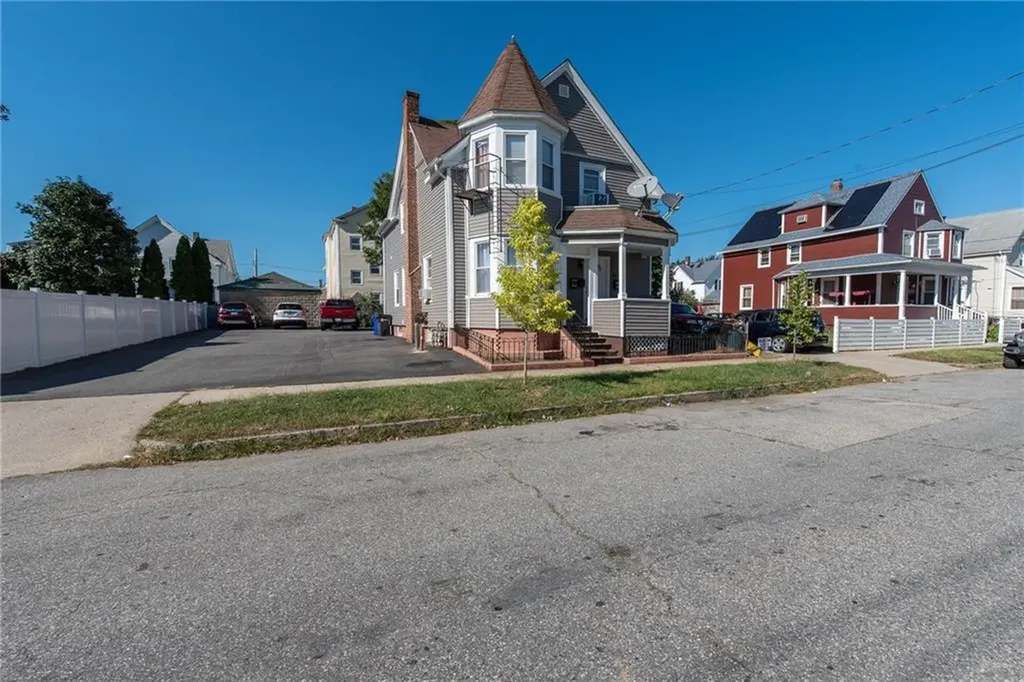 307 California Avenue Providence RI 02905