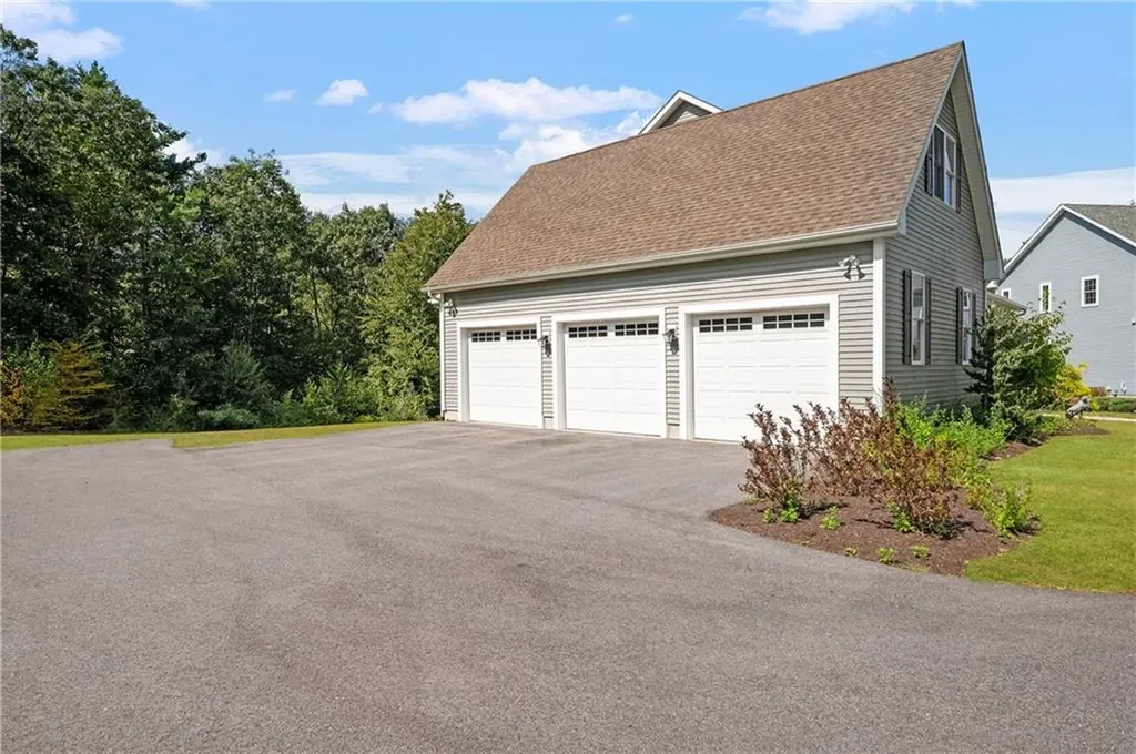 93 Cedar Forest Road Smithfield RI 02917