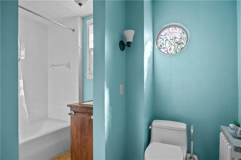 26 Perry Street Newport RI 02840