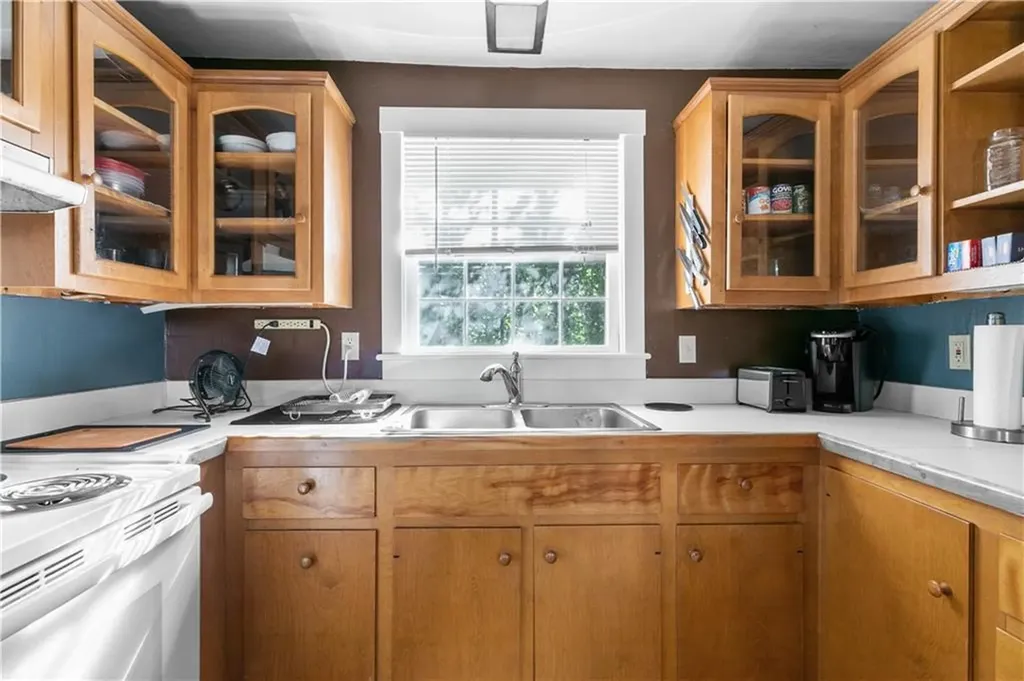 26 Perry Street Newport RI 02840