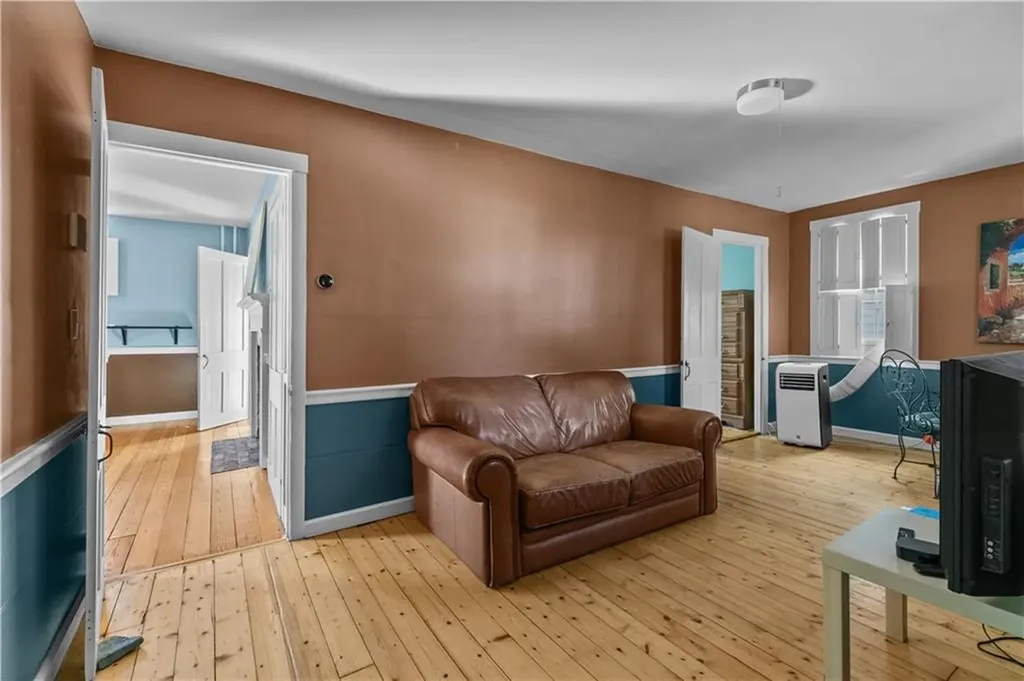 26 Perry Street Newport RI 02840
