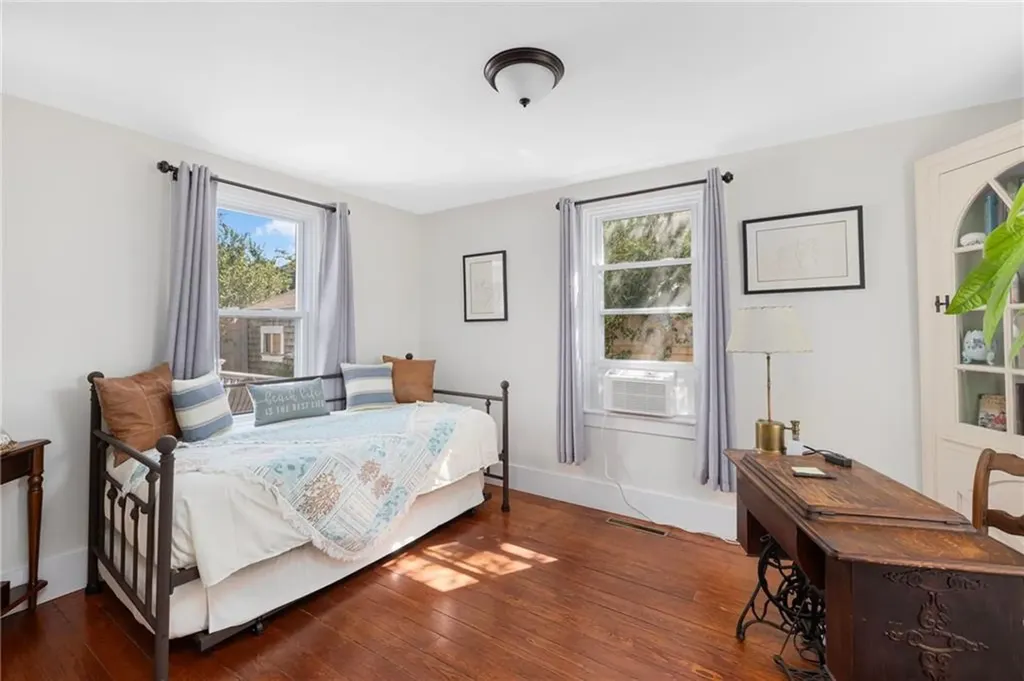 33 Clinton Avenue Jamestown RI 02835