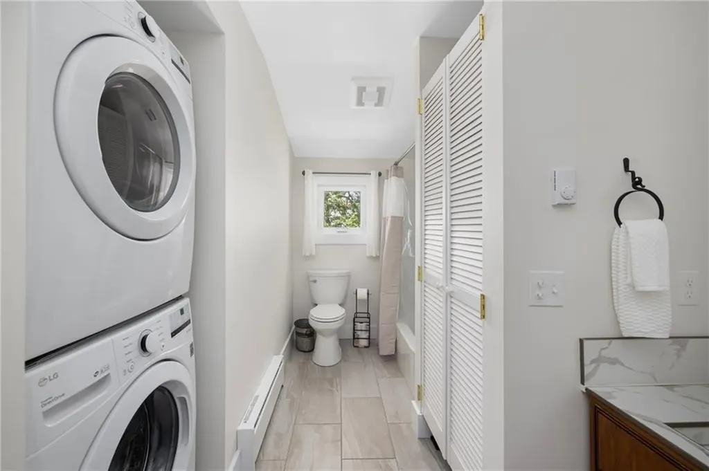 33 Clinton Avenue Jamestown RI 02835