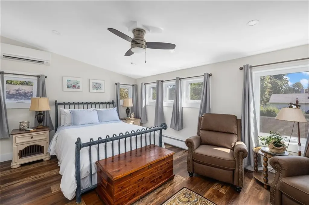 33 Clinton Avenue Jamestown RI 02835