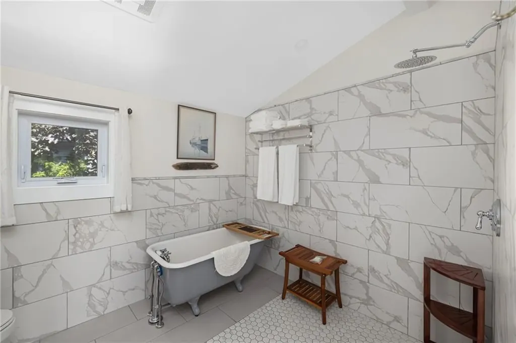 33 Clinton Avenue Jamestown RI 02835