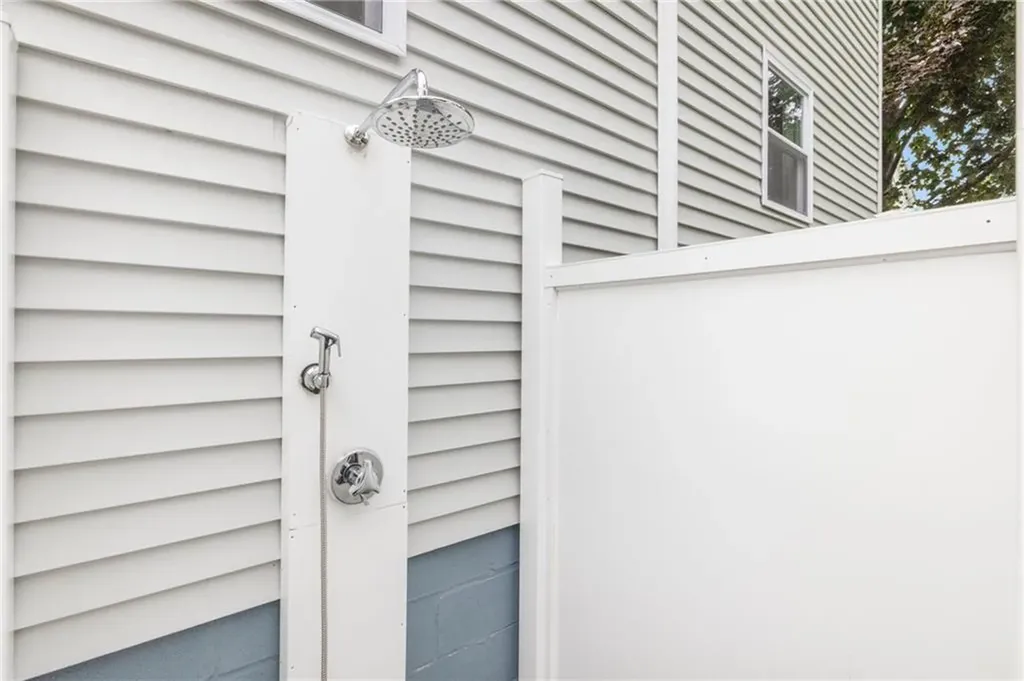 33 Clinton Avenue Jamestown RI 02835