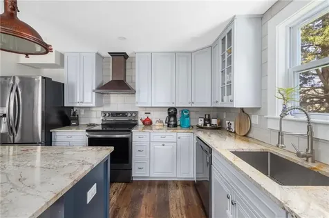 33 Clinton Avenue Jamestown RI 02835