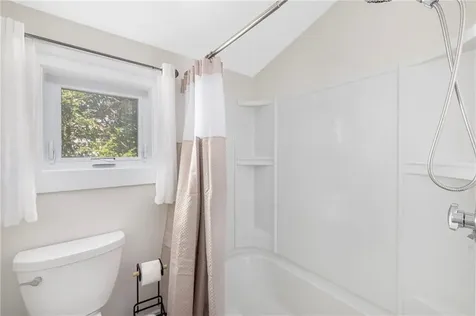 33 Clinton Avenue Jamestown RI 02835