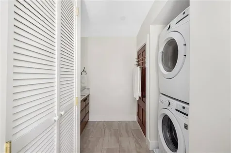 33 Clinton Avenue Jamestown RI 02835