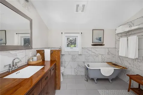 33 Clinton Avenue Jamestown RI 02835