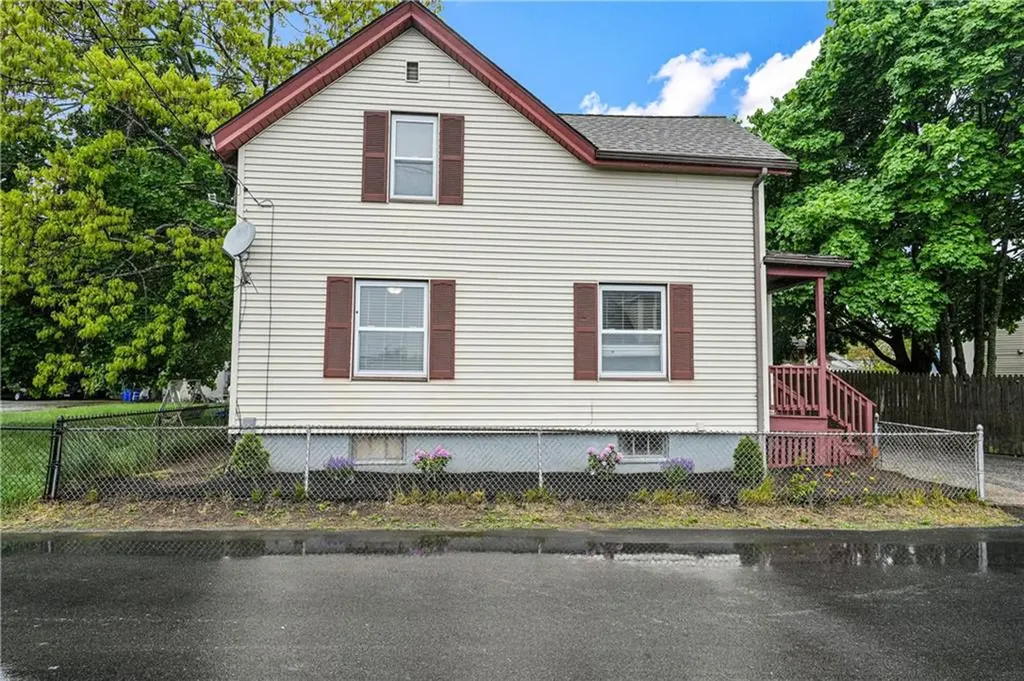 22 Borden Street Pawtucket RI 02861