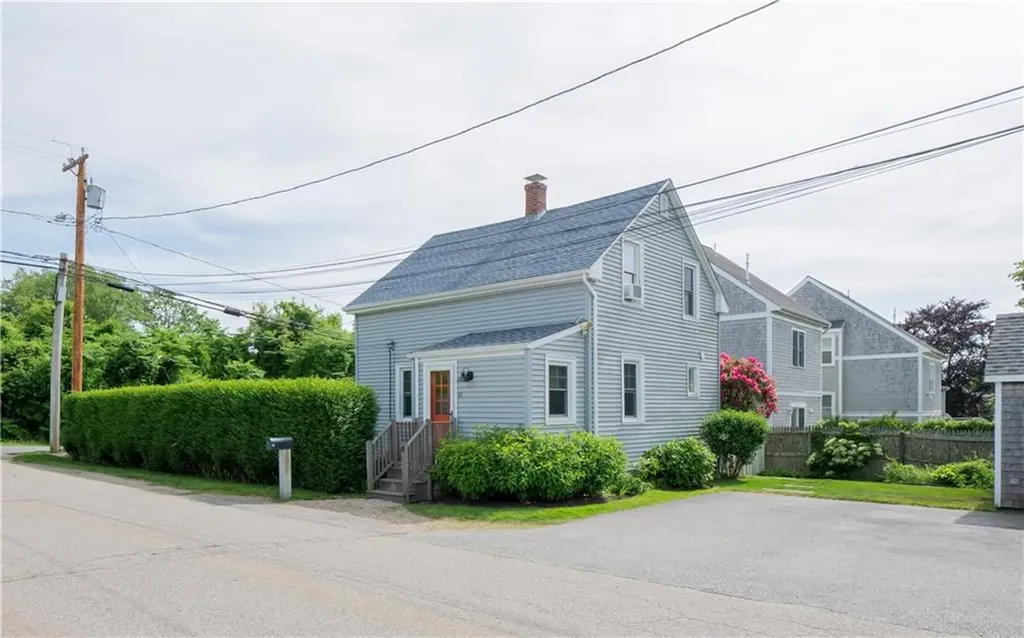 4 Draper Avenue Middletown RI 02842