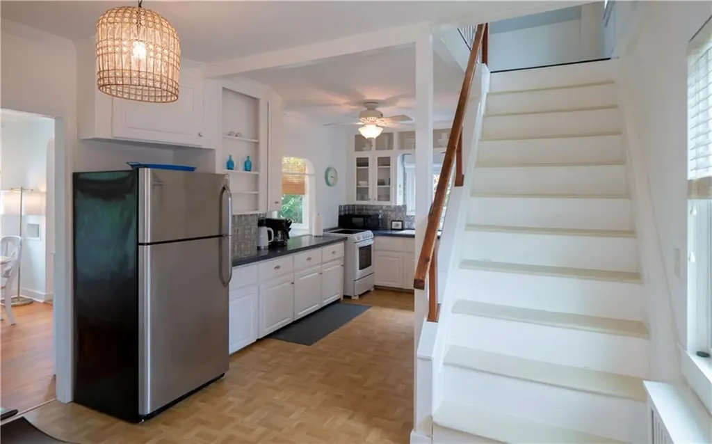 4 Draper Avenue Middletown RI 02842