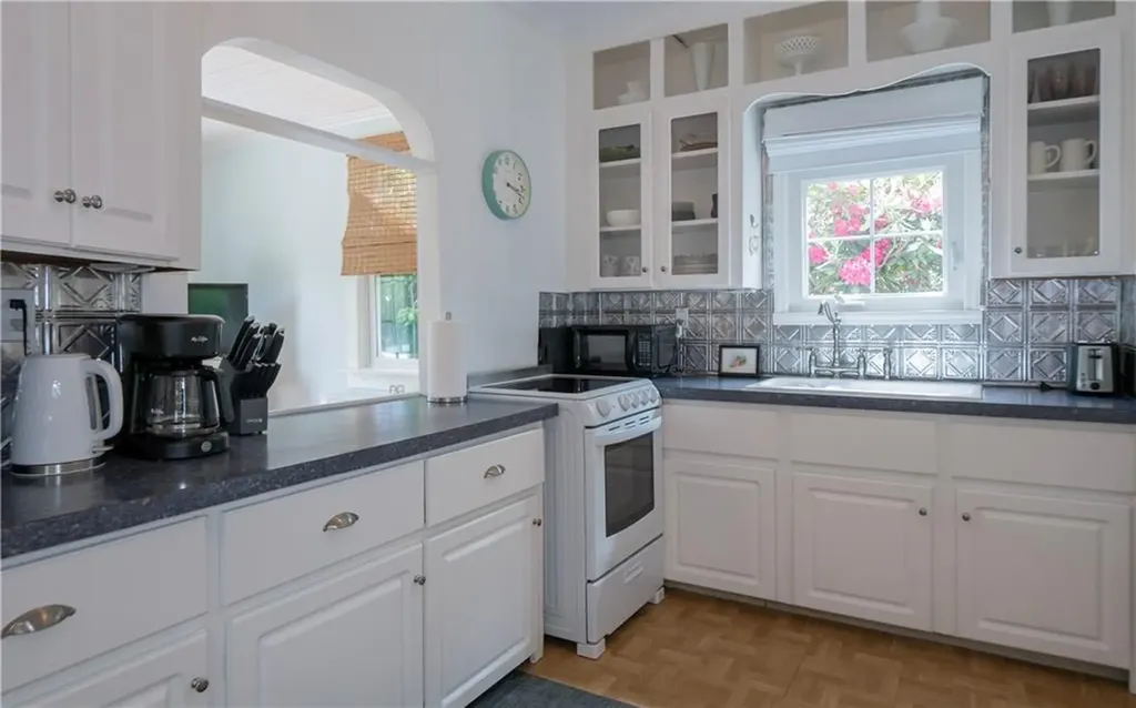4 Draper Avenue Middletown RI 02842
