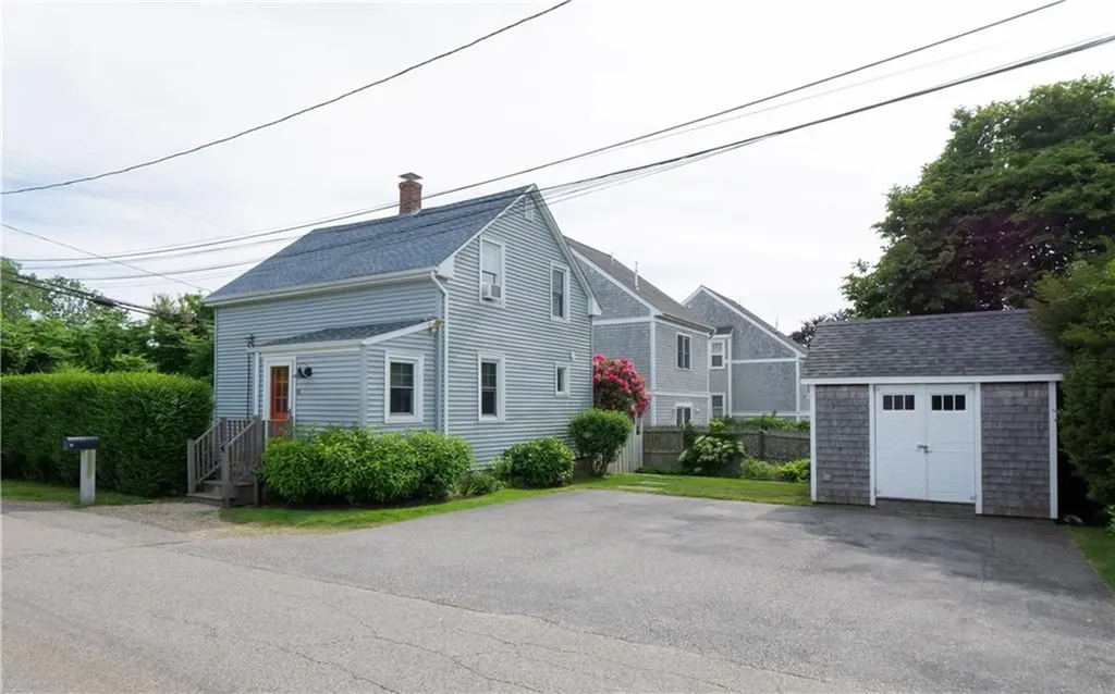 4 Draper Avenue Middletown RI 02842