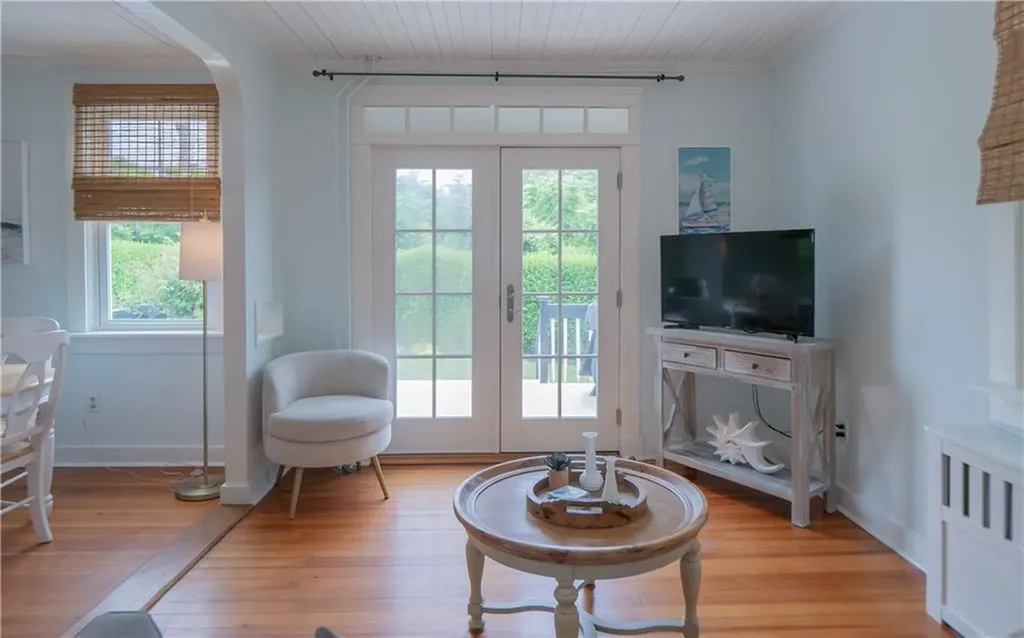 4 Draper Avenue Middletown RI 02842