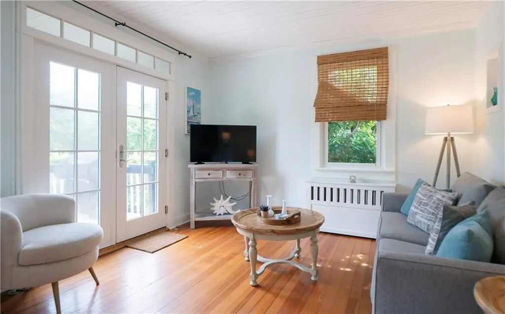 4 Draper Avenue Middletown RI 02842
