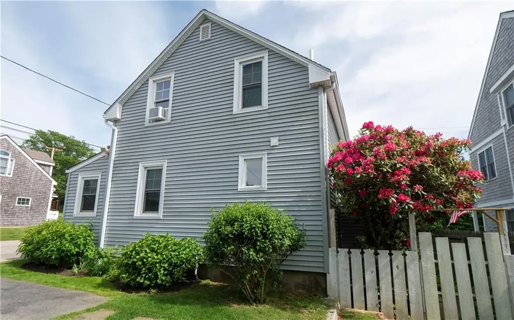 4 Draper Avenue Middletown RI 02842