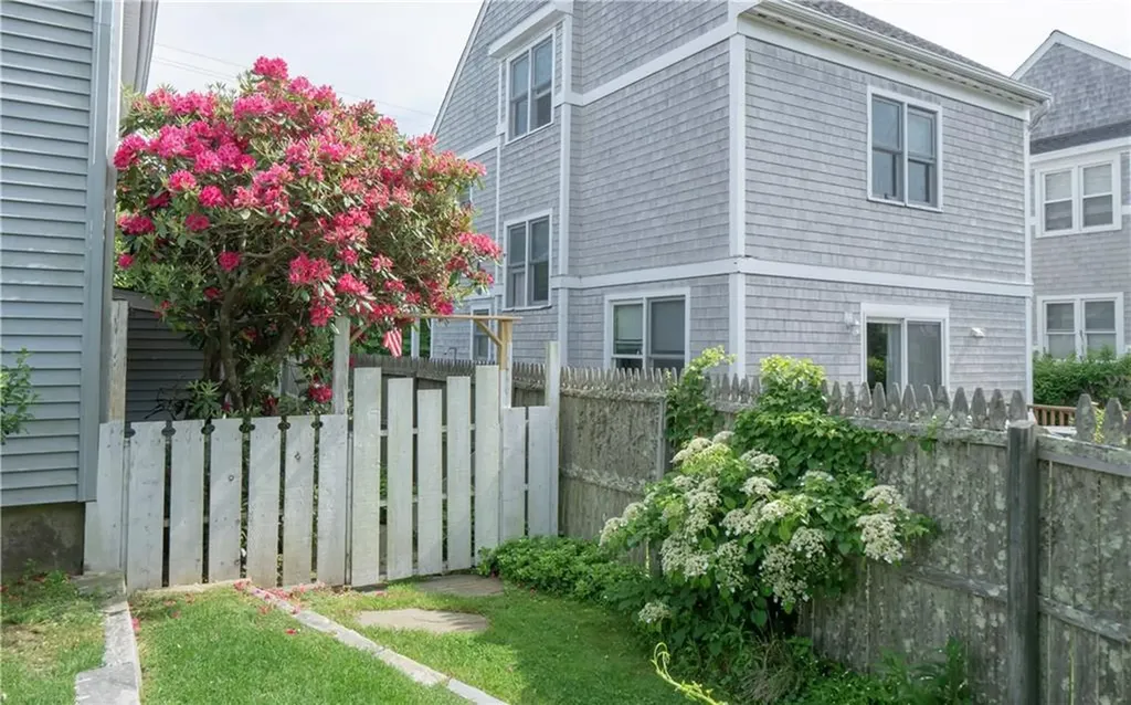 4 Draper Avenue Middletown RI 02842