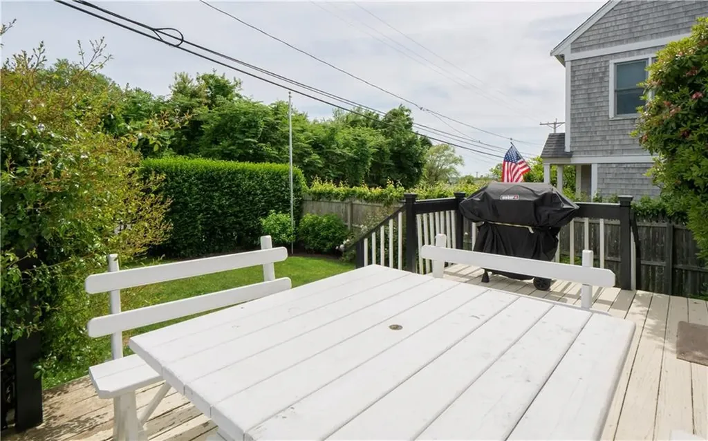 4 Draper Avenue Middletown RI 02842