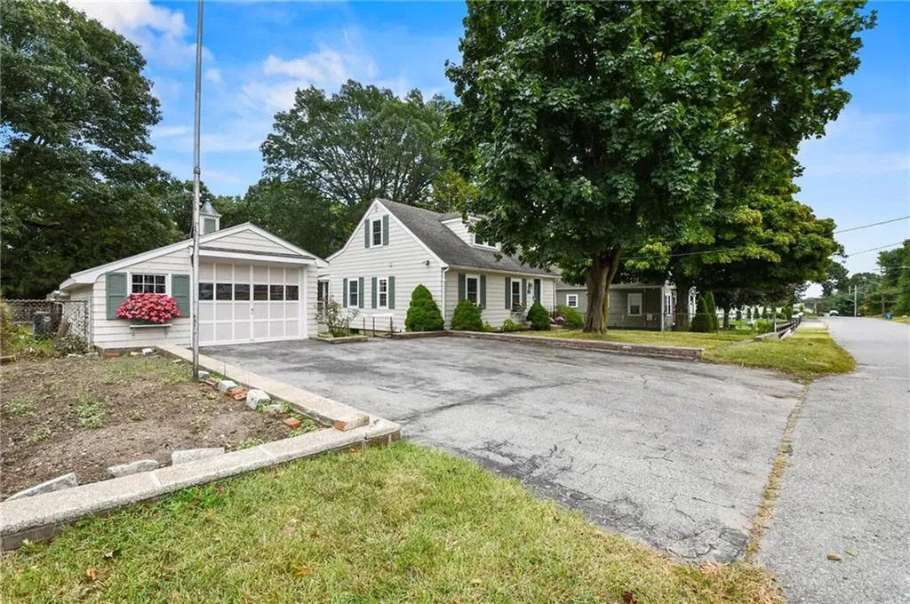 115 Curran Road Cumberland RI 02864