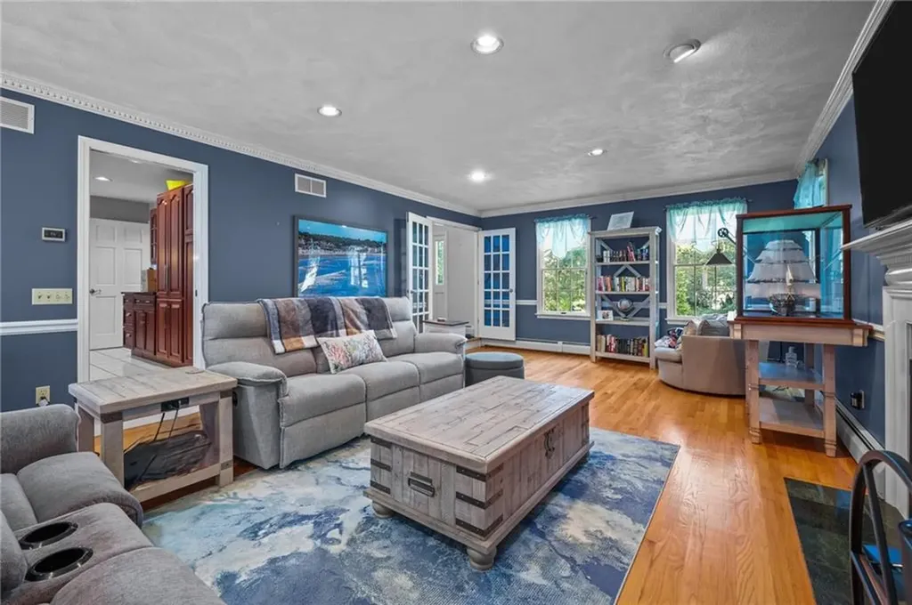 32 Rollingwood Drive Johnston RI 02919