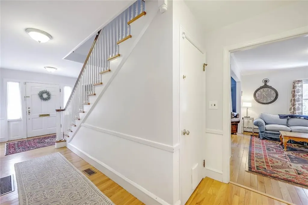 87 Cambria Court Pawtucket RI 02860