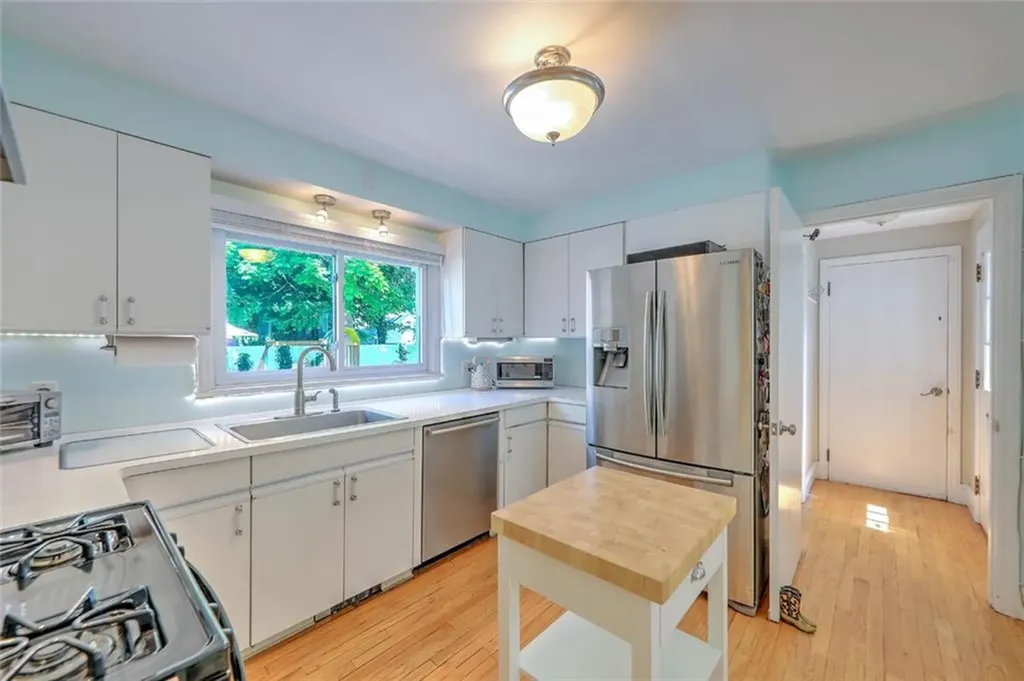 87 Cambria Court Pawtucket RI 02860