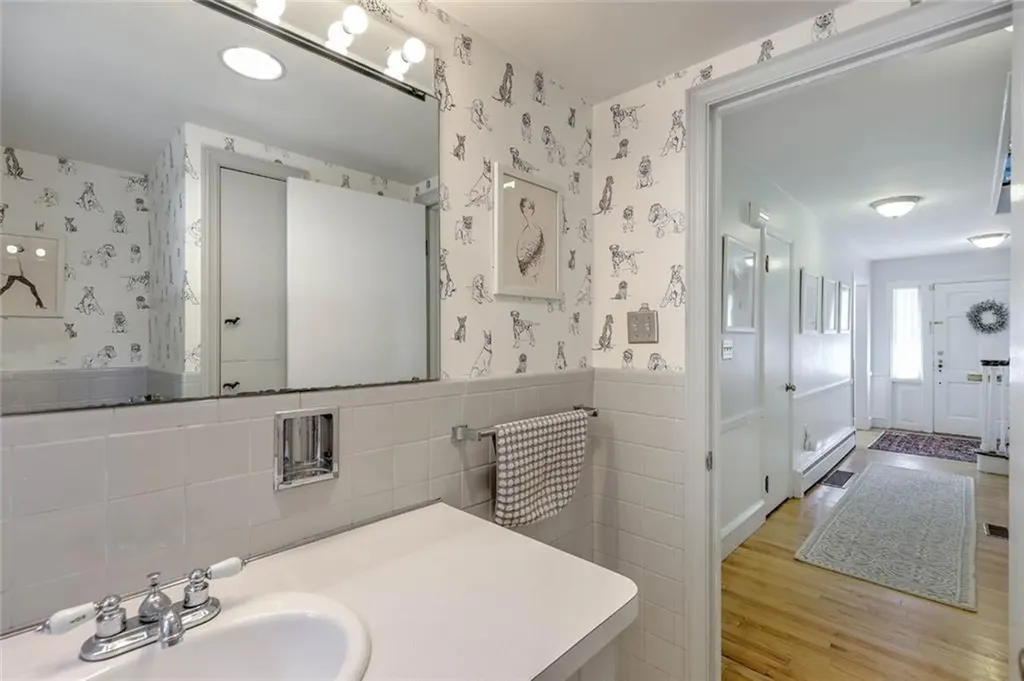 87 Cambria Court Pawtucket RI 02860