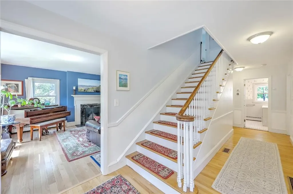 87 Cambria Court Pawtucket RI 02860