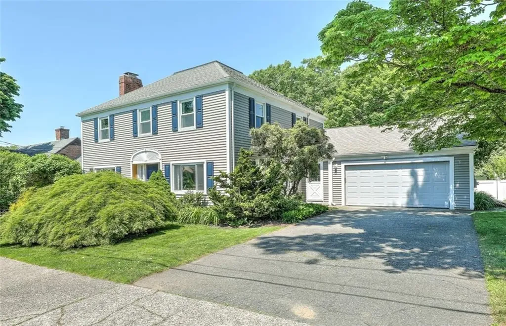 87 Cambria Court Pawtucket RI 02860