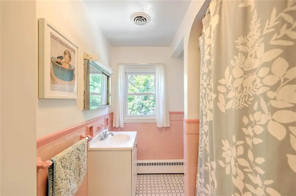 87 Cambria Court Pawtucket RI 02860