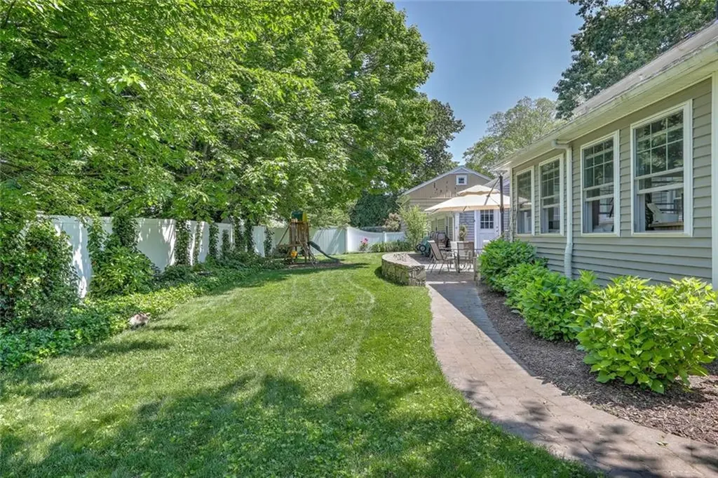 87 Cambria Court Pawtucket RI 02860