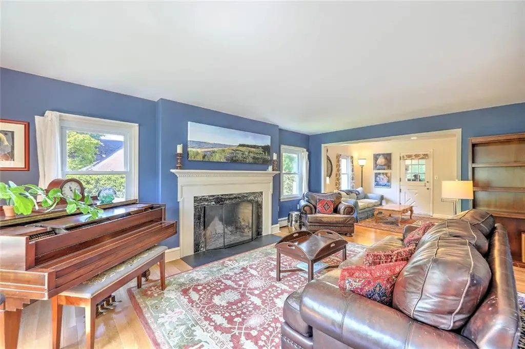 87 Cambria Court Pawtucket RI 02860