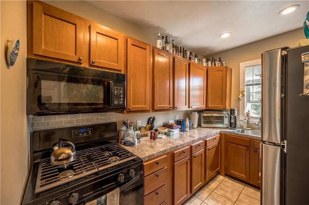 6 Dwight Street Providence RI 02906