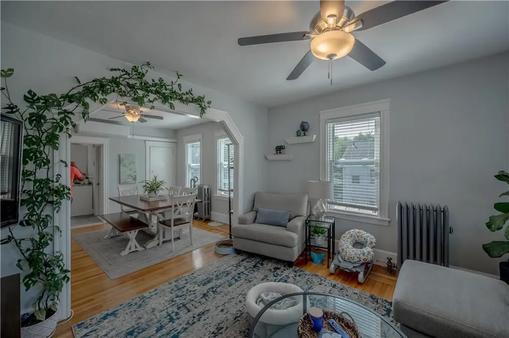 6 Dwight Street Providence RI 02906