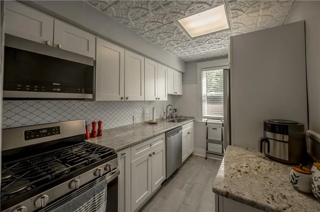 6 Dwight Street Providence RI 02906